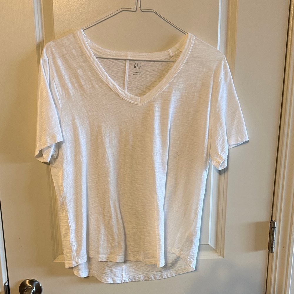 GAP Women's Classic White Short Sleeve Tee